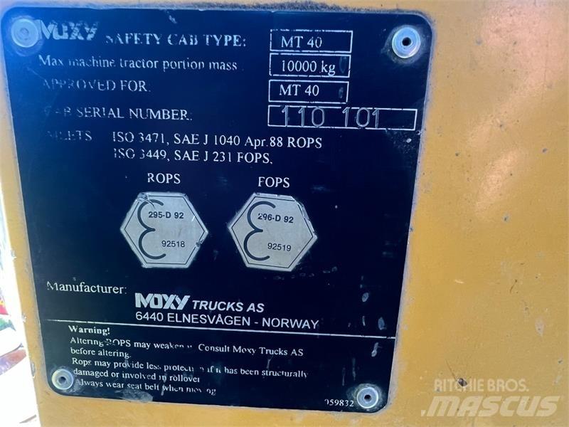 Moxy MT40 Странични самосвали