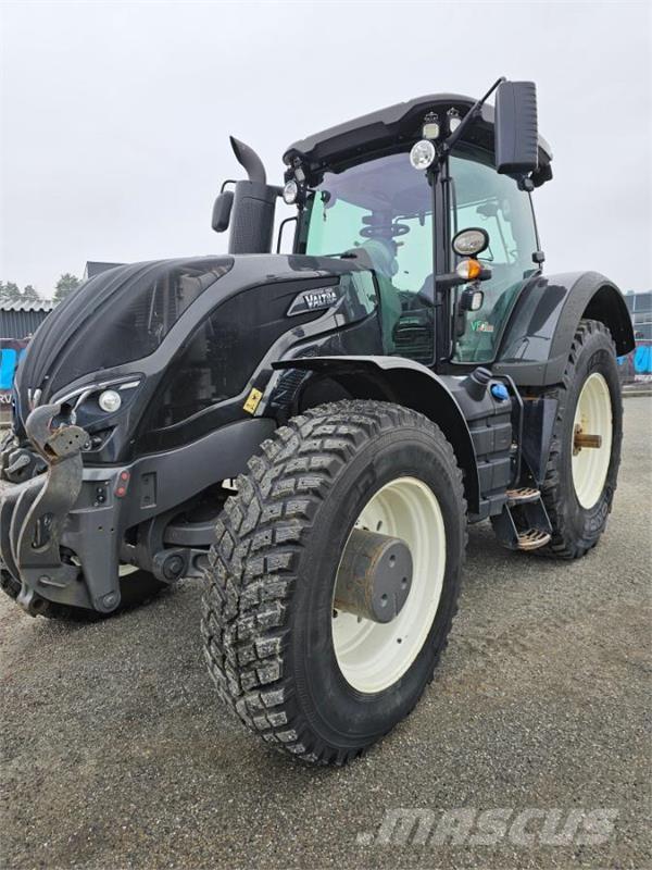 Valtra S374 Трактори