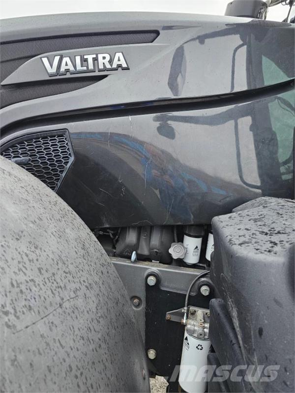 Valtra S374 Трактори