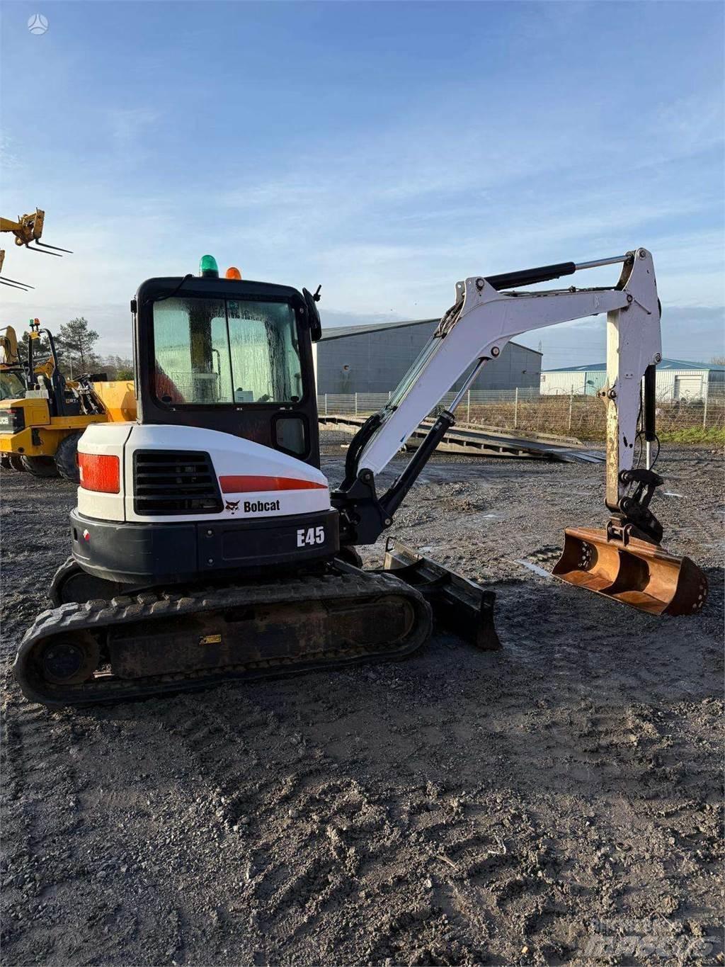 Bobcat E45 Верижен екскаватор