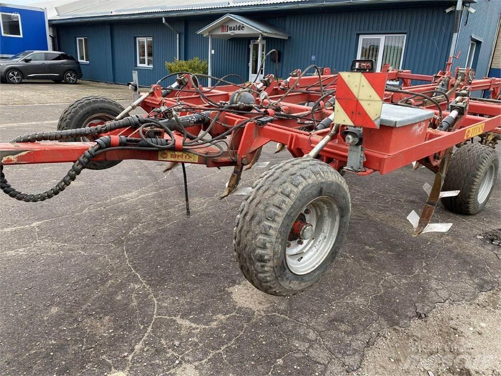 Brix Titan 11/ 300 Брани за ниви