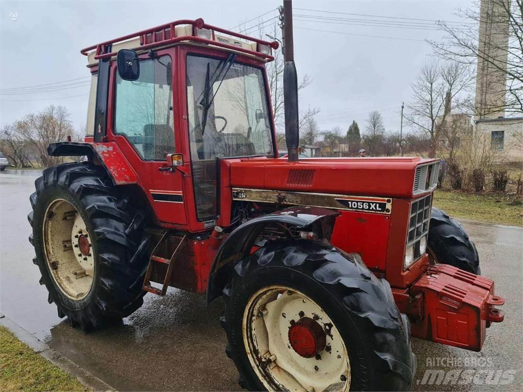 Case IH 1056 XL Трактори