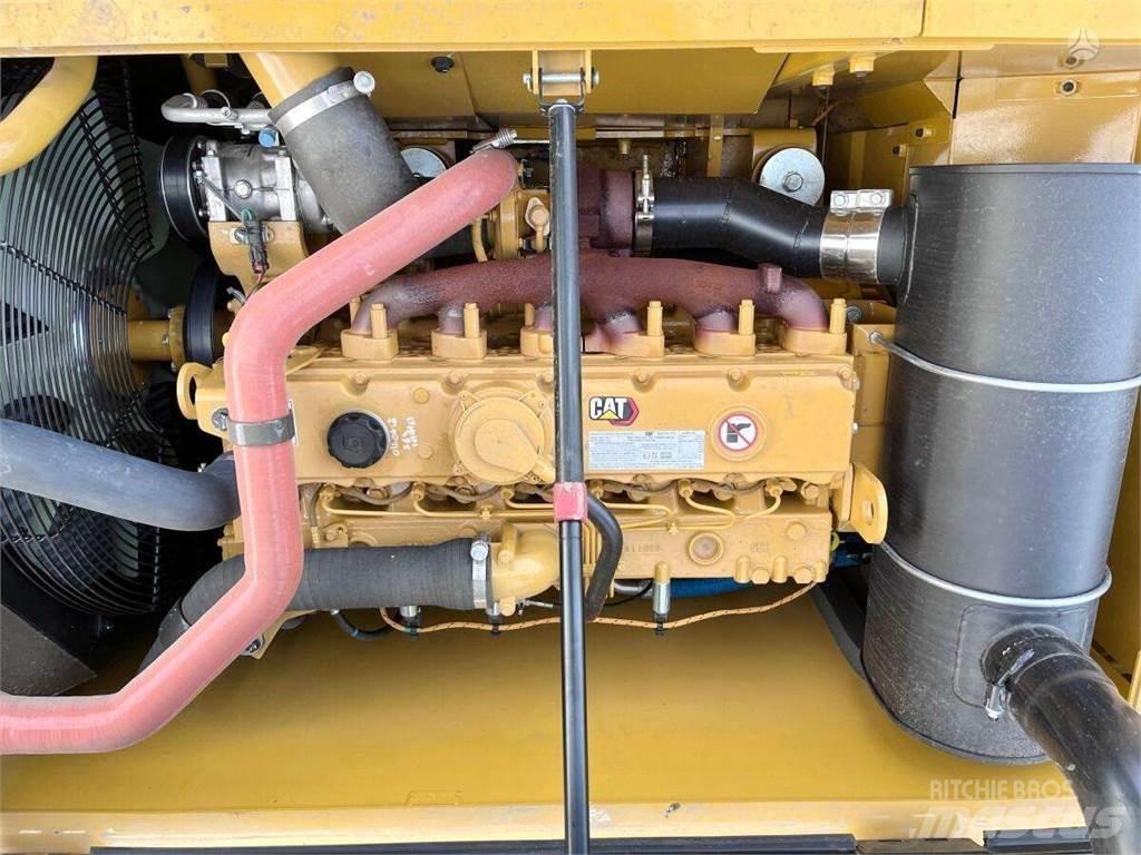 CAT 323D3 Верижен екскаватор
