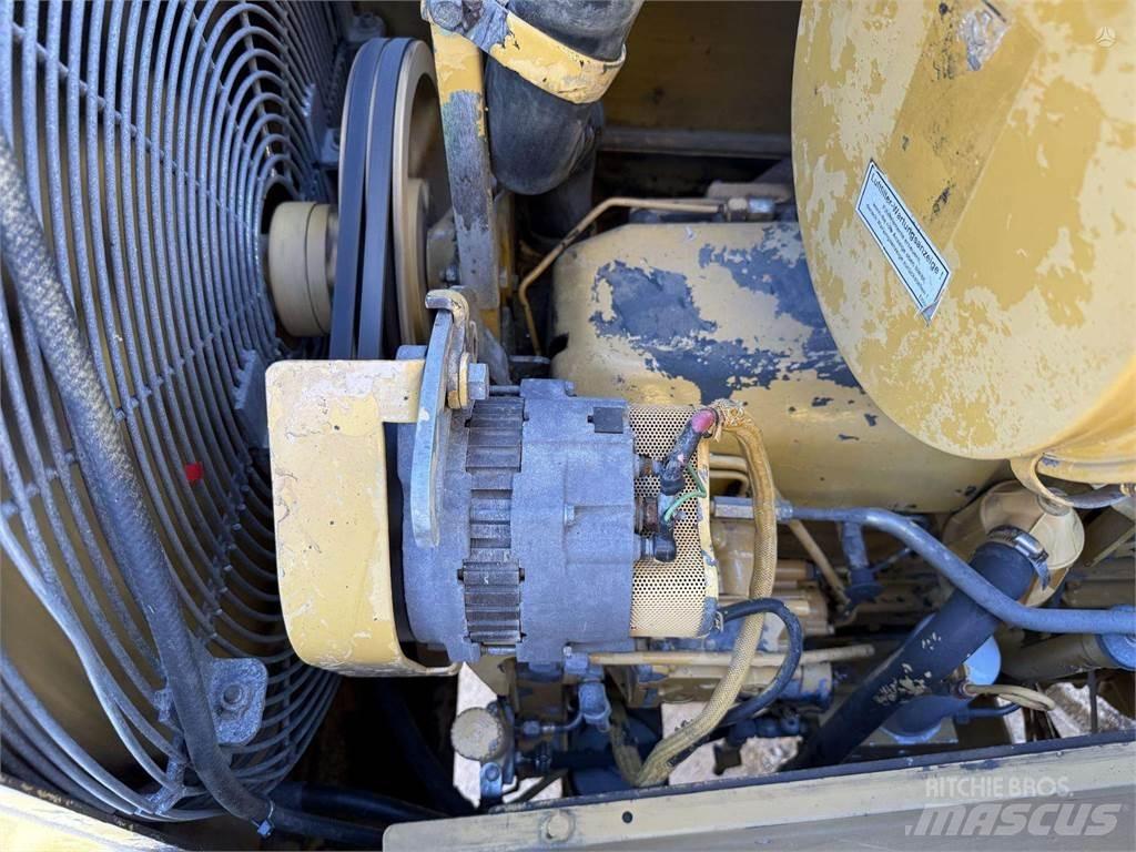 CAT D6M LGP Верижни булдозери
