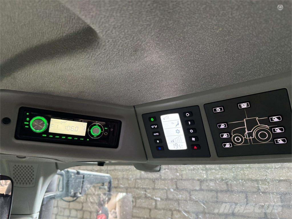 CLAAS Axion 870 Трактори