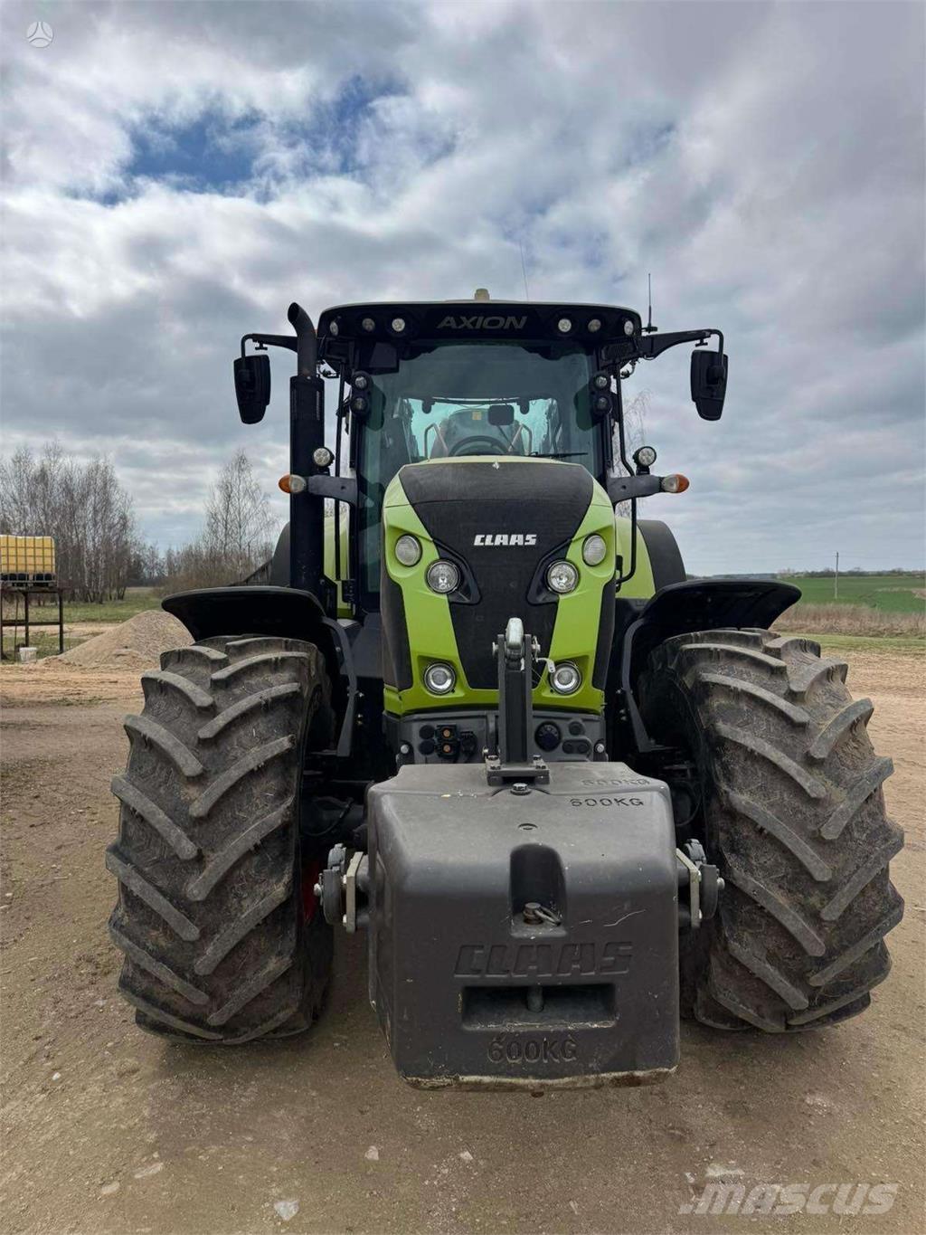 CLAAS Axion 870 Трактори
