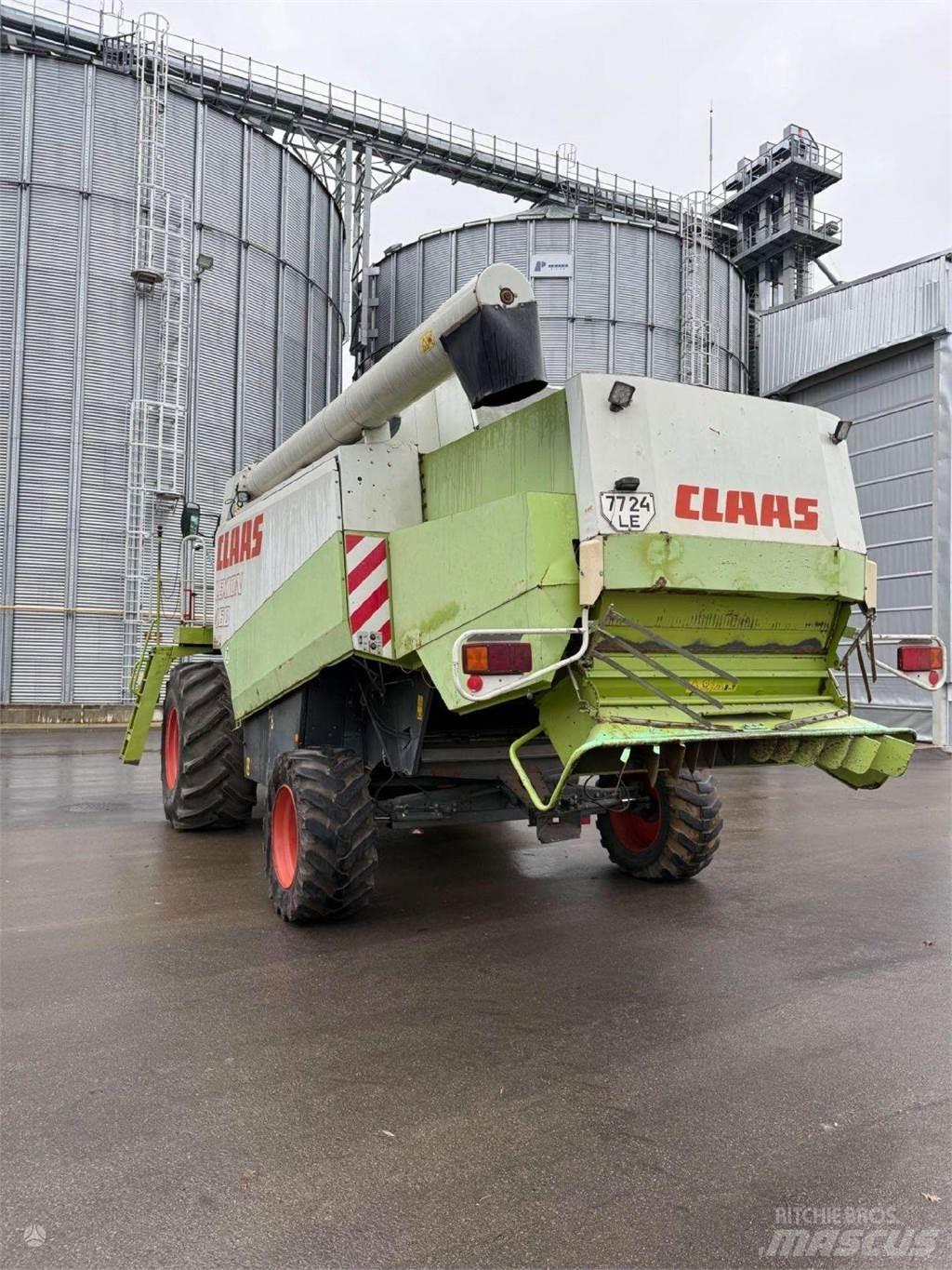 CLAAS LEXION 460 Комбайни