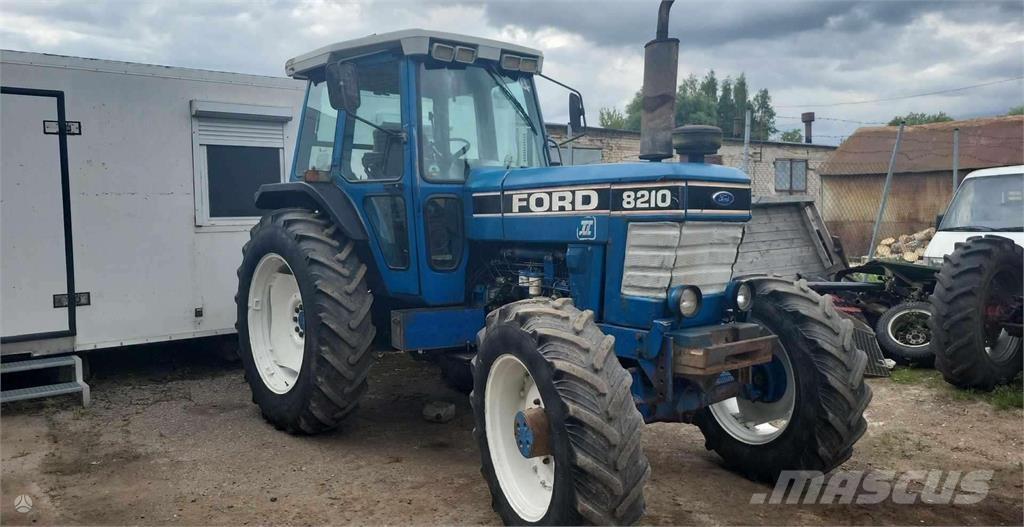 Ford 8210 Трактори