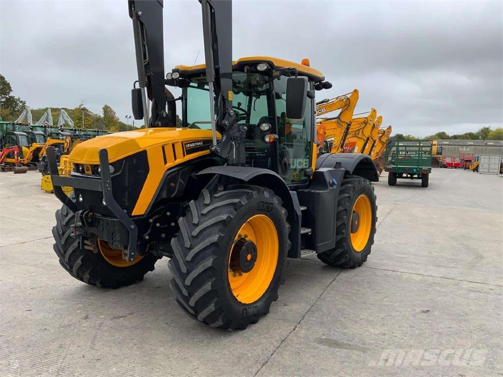 JCB Fastrac 4220 Трактори