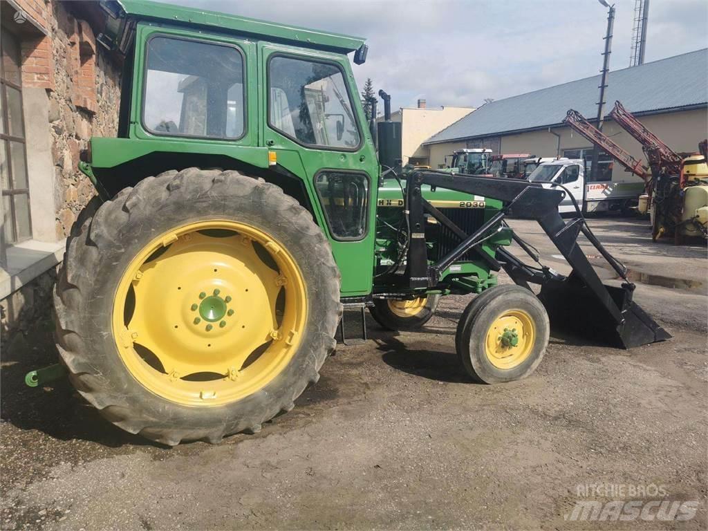 John Deere 2030 Трактори