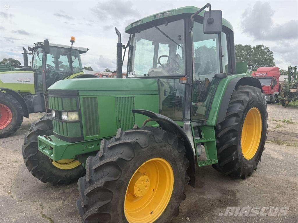 John Deere 6210 Трактори