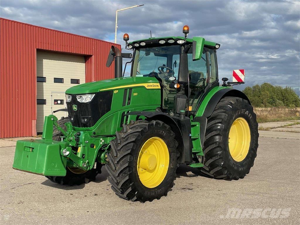 John Deere 6R 250 Трактори