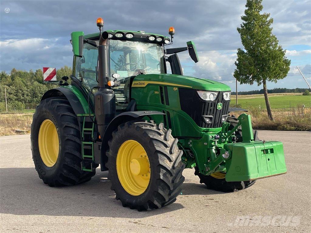 John Deere 6R 250 Трактори