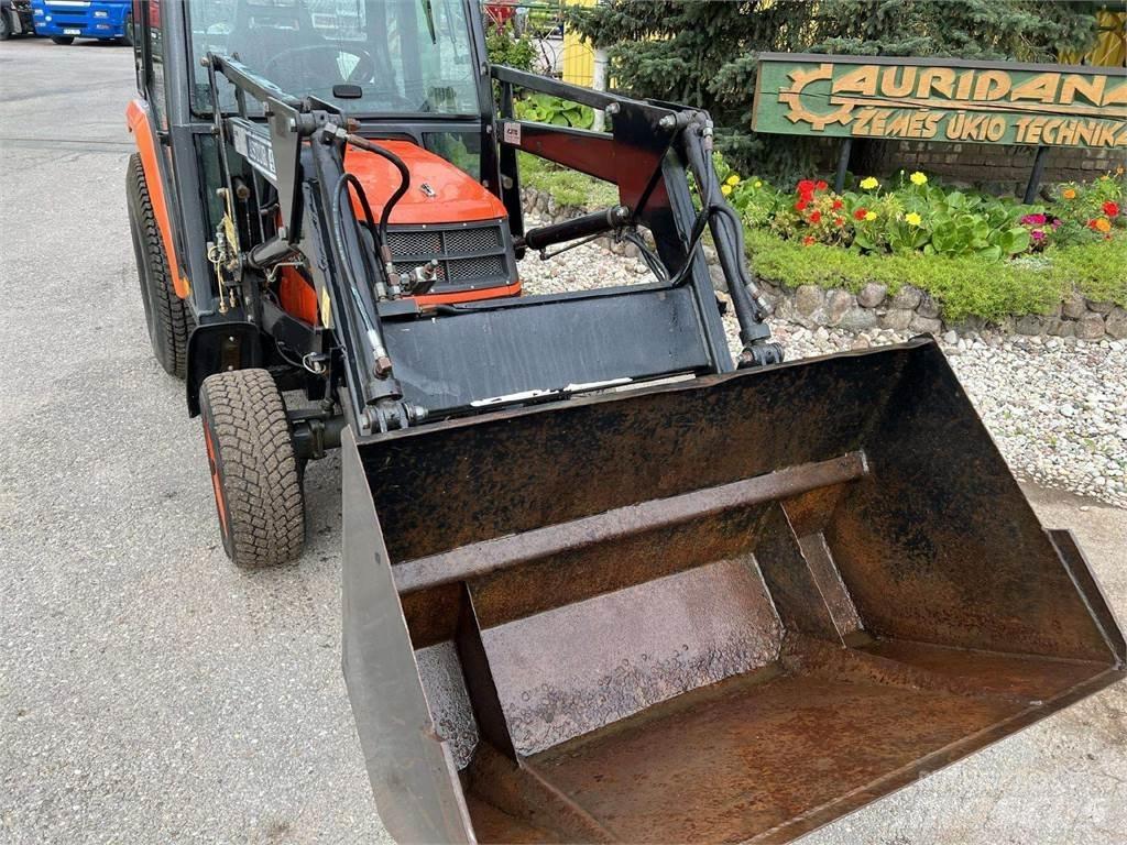 Kubota ST-30 Трактори