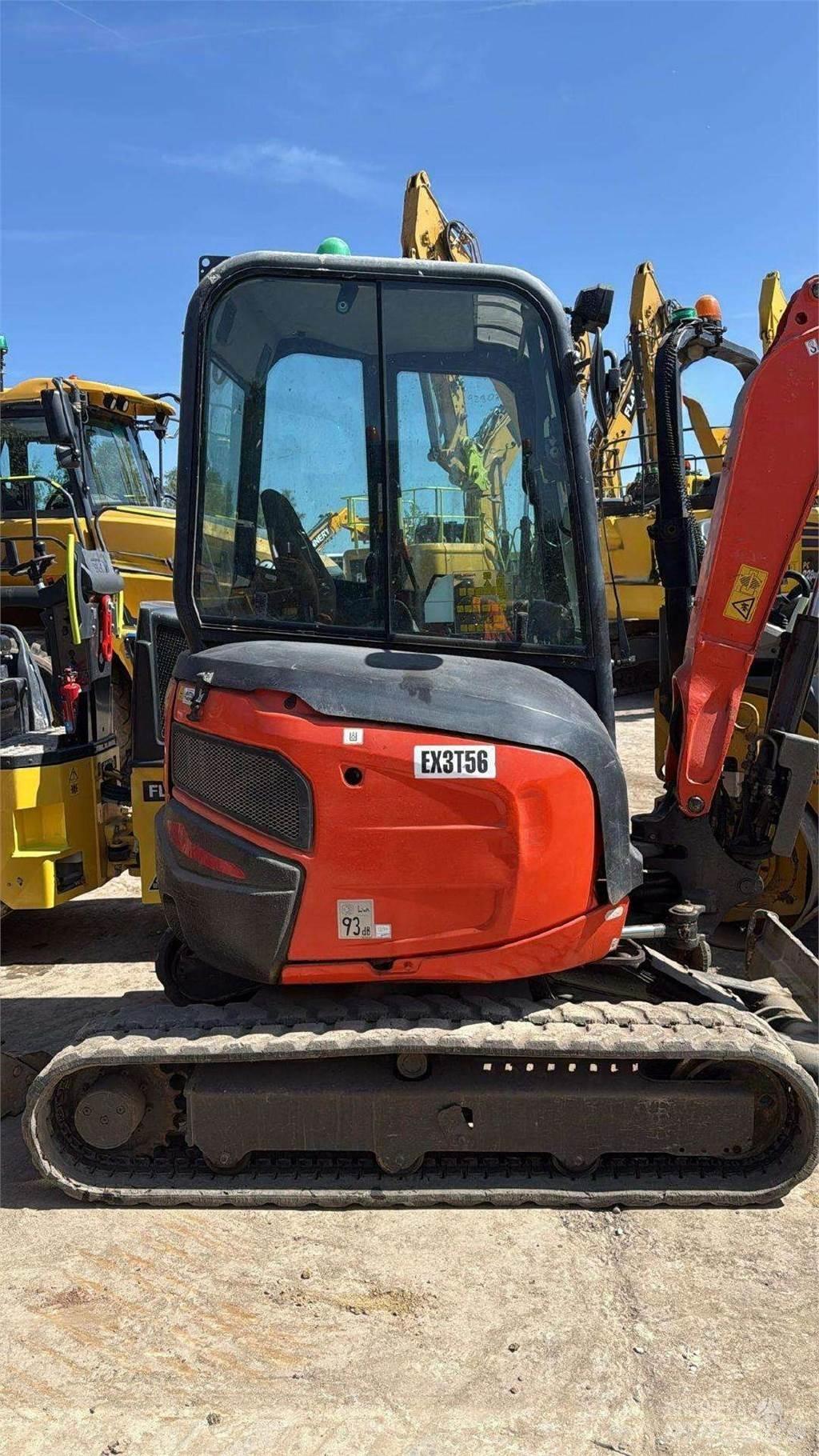 Kubota U27-4 Мини екскаватори < 7 т