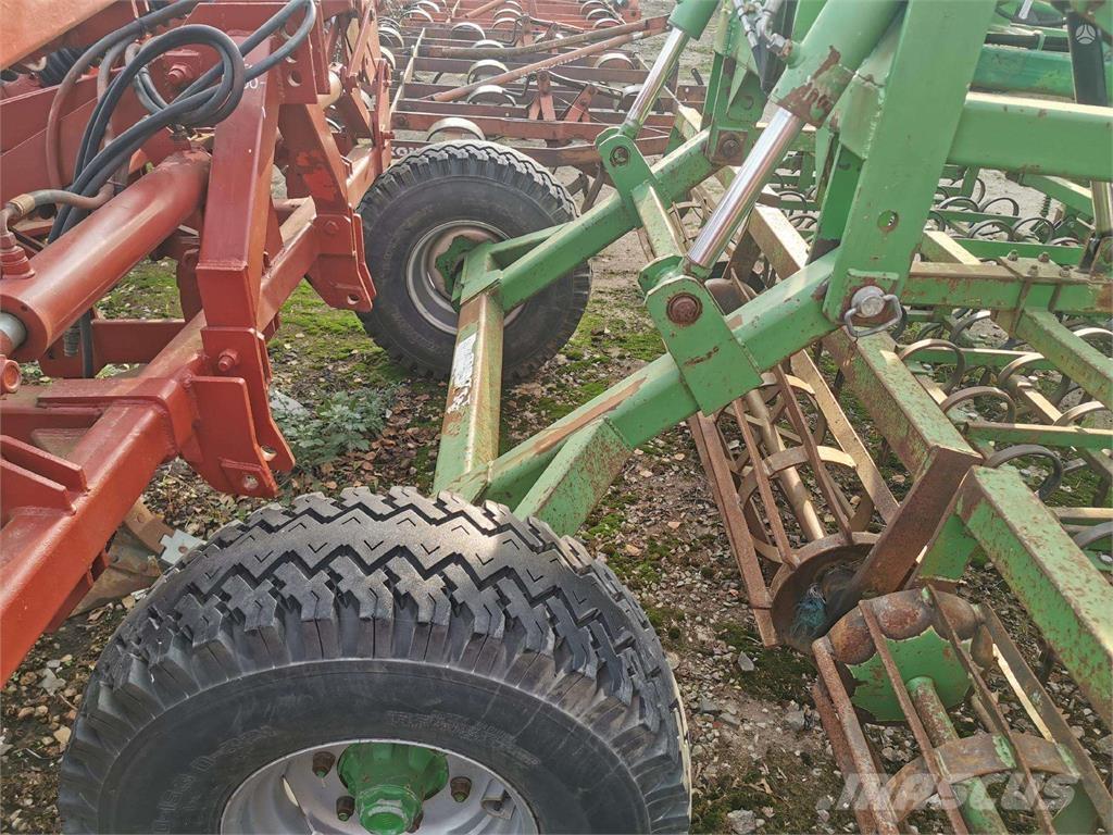 Laumetris KLG 7 Брани