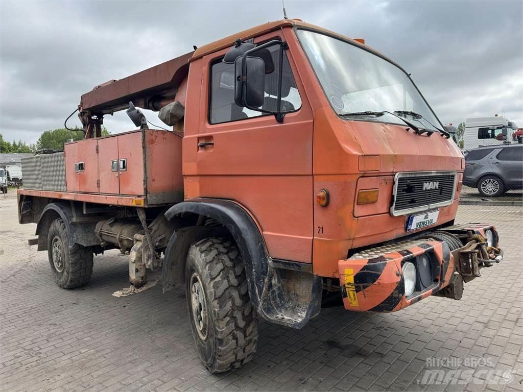 MAN 9.150 4x4 14m. Моторизирани платформи с талига