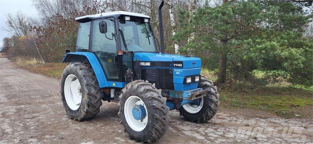 New Holland 7740 Трактори