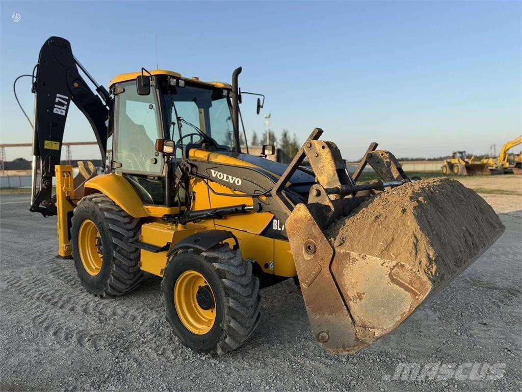 Volvo BL 71 Товарач със заден ексватор