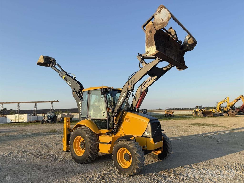 Volvo BL 71 Товарач със заден ексватор