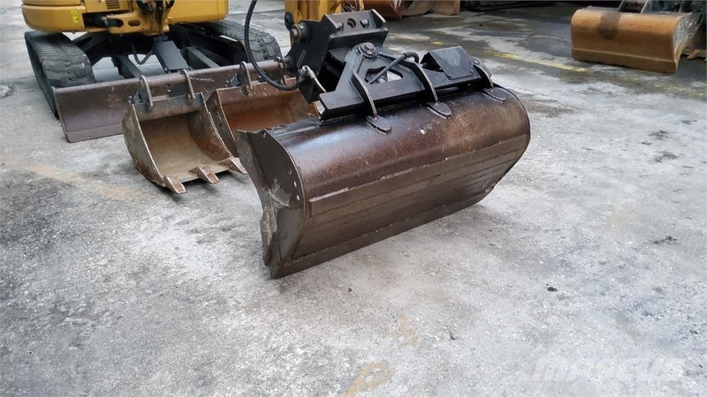 CAT 303.5E CR Мини екскаватори < 7 т
