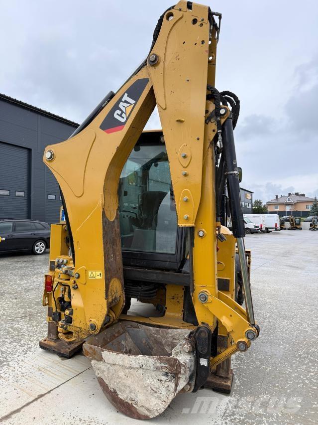 CAT 428F2 Товарач със заден ексватор