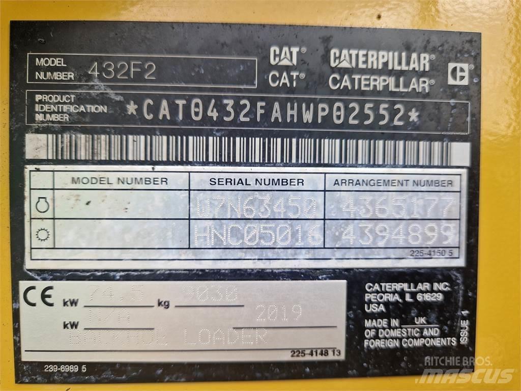 CAT 432F2 Товарач със заден ексватор