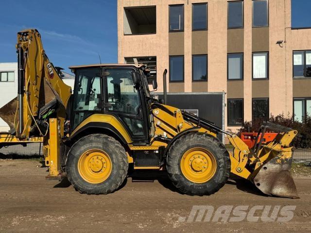 CAT 444 Товарач със заден ексватор