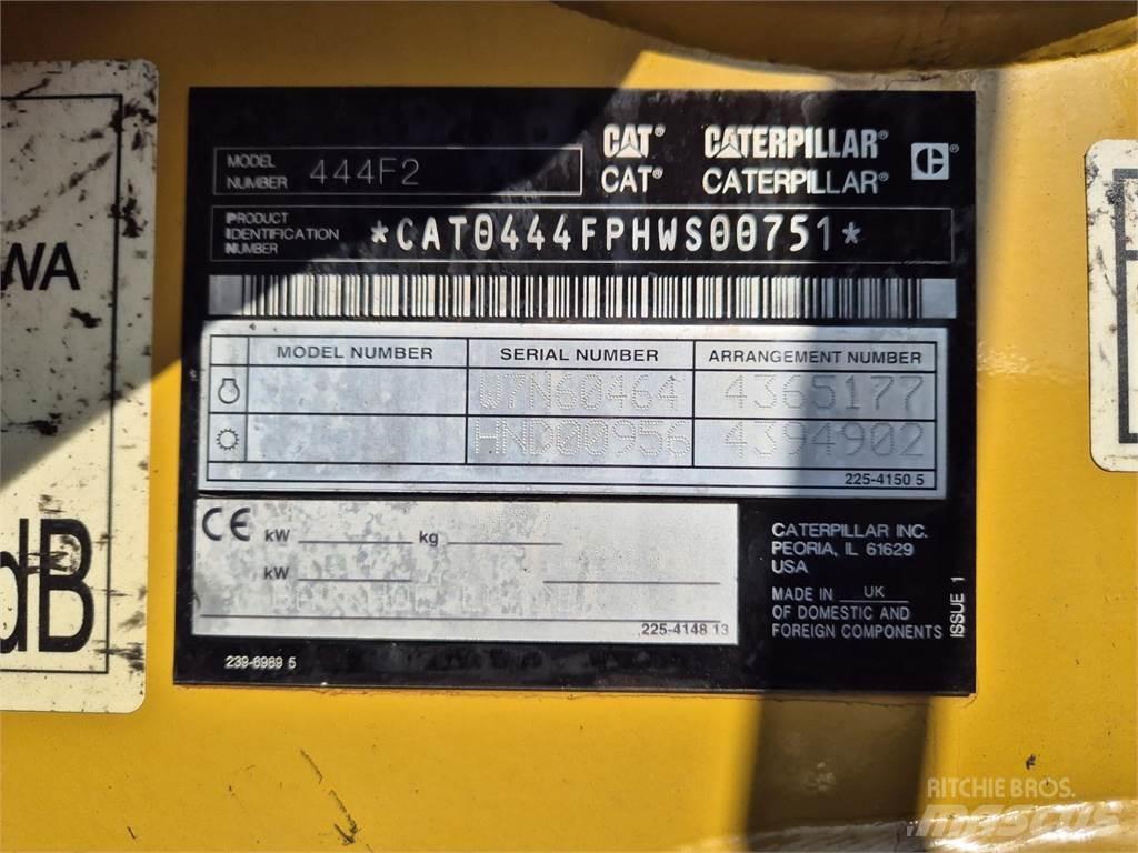 CAT 444F2 Товарач със заден ексватор