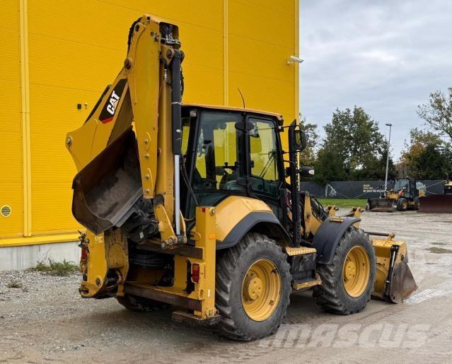 CAT 444F2 Товарач със заден ексватор