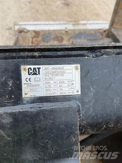 CAT 906 Колесни товарачи
