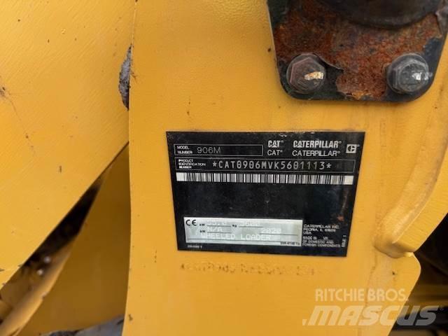CAT 906M Колесни товарачи