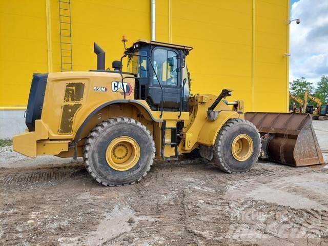 CAT 950M Колесни товарачи