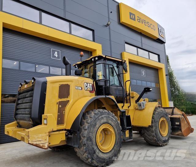CAT 950M Колесни товарачи