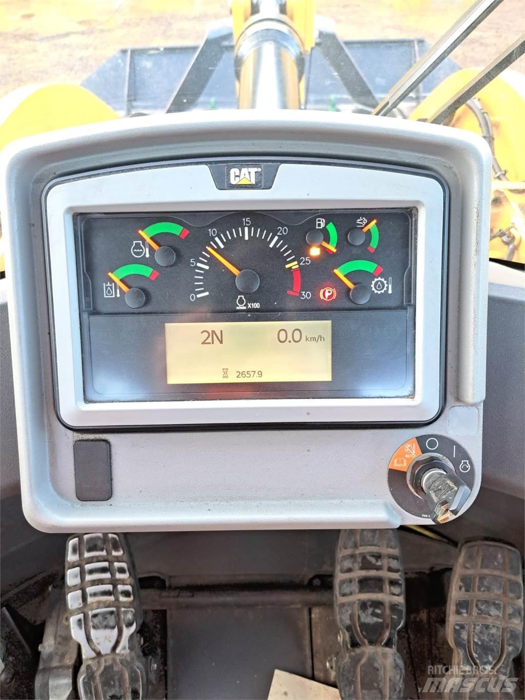 CAT 950M Колесни товарачи