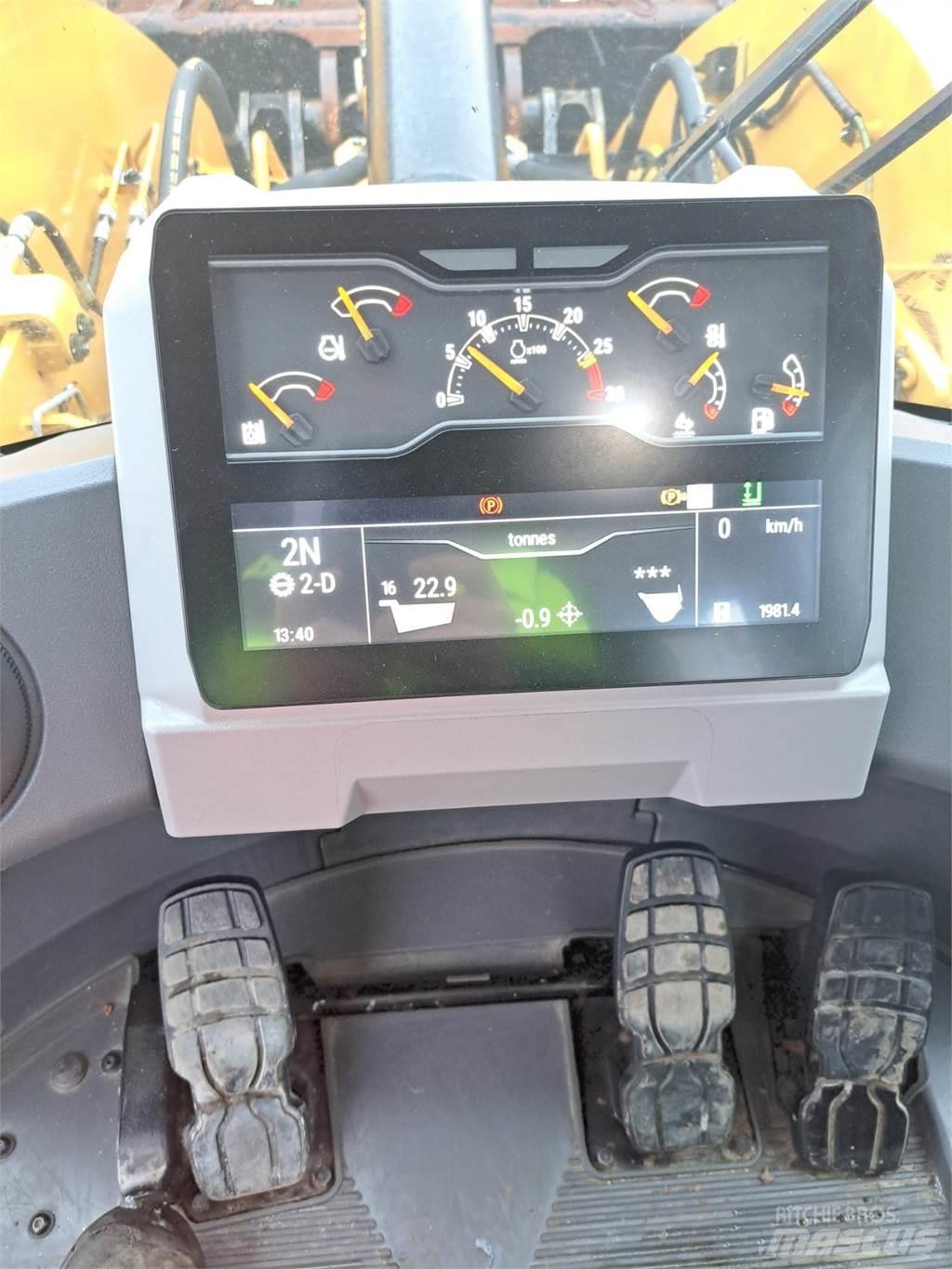 CAT 962 Колесни товарачи