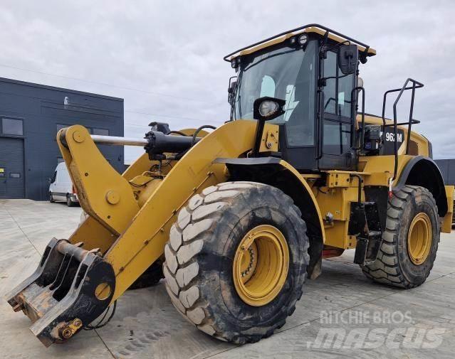 CAT 962M Колесни товарачи