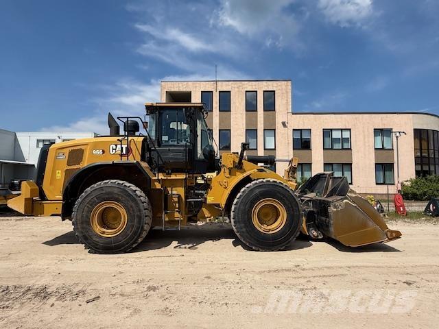CAT 966 Колесни товарачи