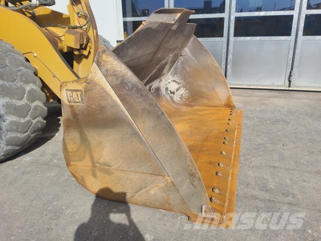 CAT 972M XE Колесни товарачи