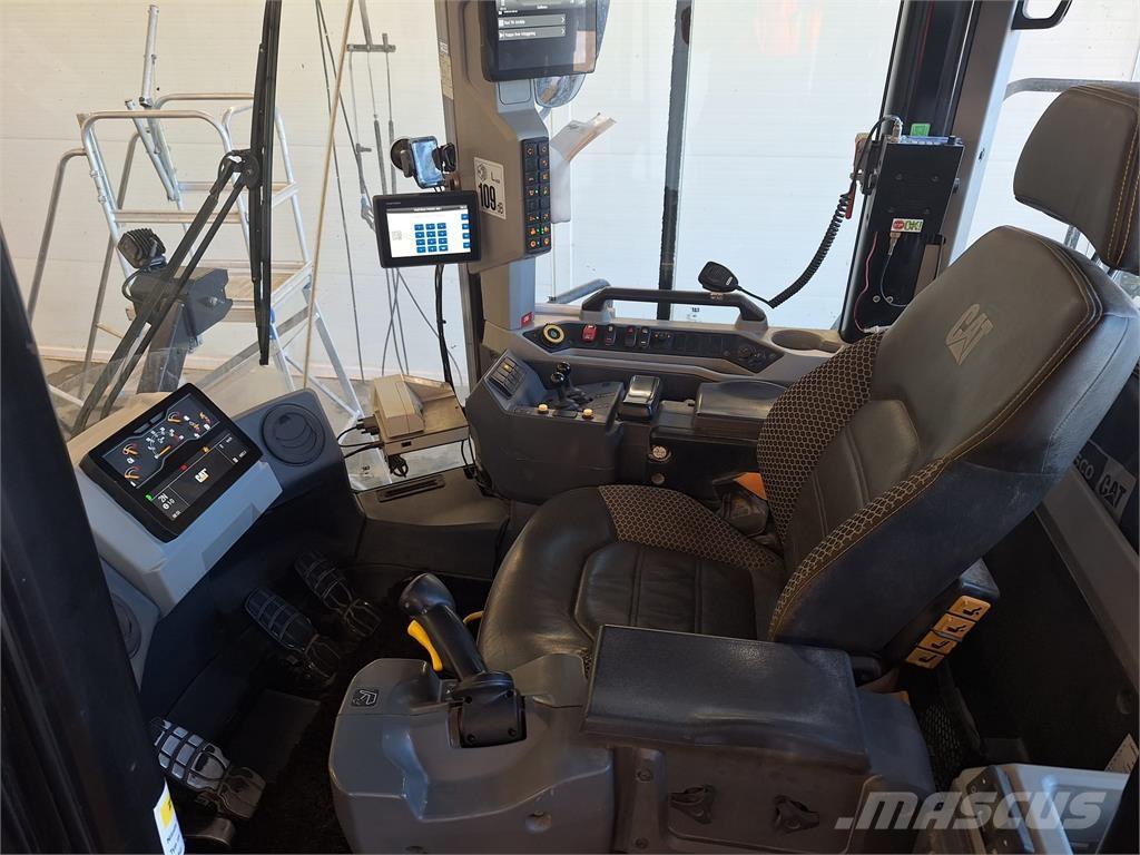 CAT 980 Колесни товарачи