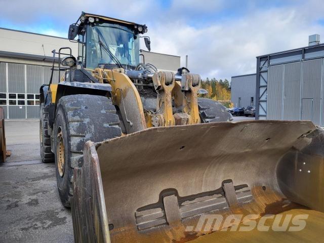 CAT 980M Колесни товарачи