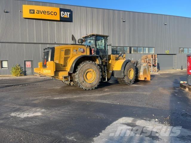 CAT 982 Колесни товарачи