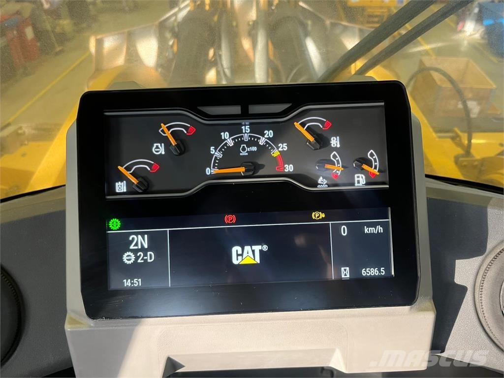 CAT 982 Колесни товарачи