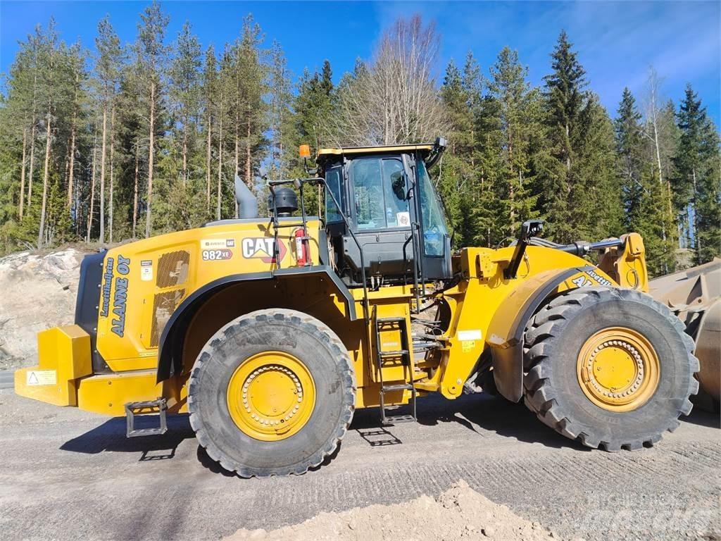 CAT 982XE Колесни товарачи