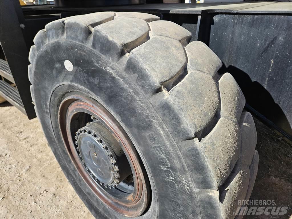 CAT M325D LMH Специални екскаватори