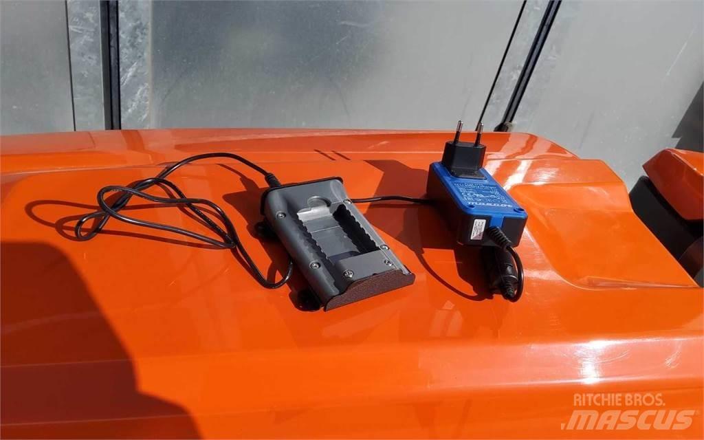 Husqvarna LP9505 Други ролки
