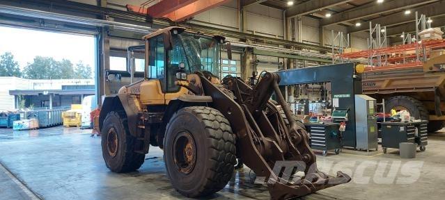 Volvo L120F Колесни товарачи