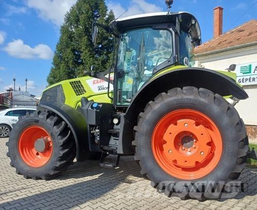 CLAAS Axion 810 Трактори