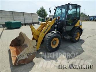 Komatsu 65 Колесни товарачи