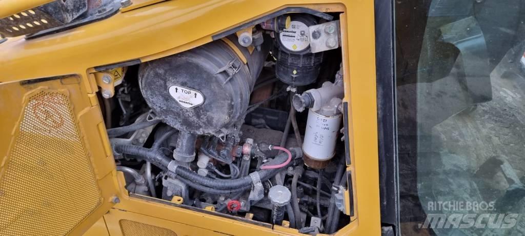 Komatsu D 61 PXI-24 Верижни булдозери
